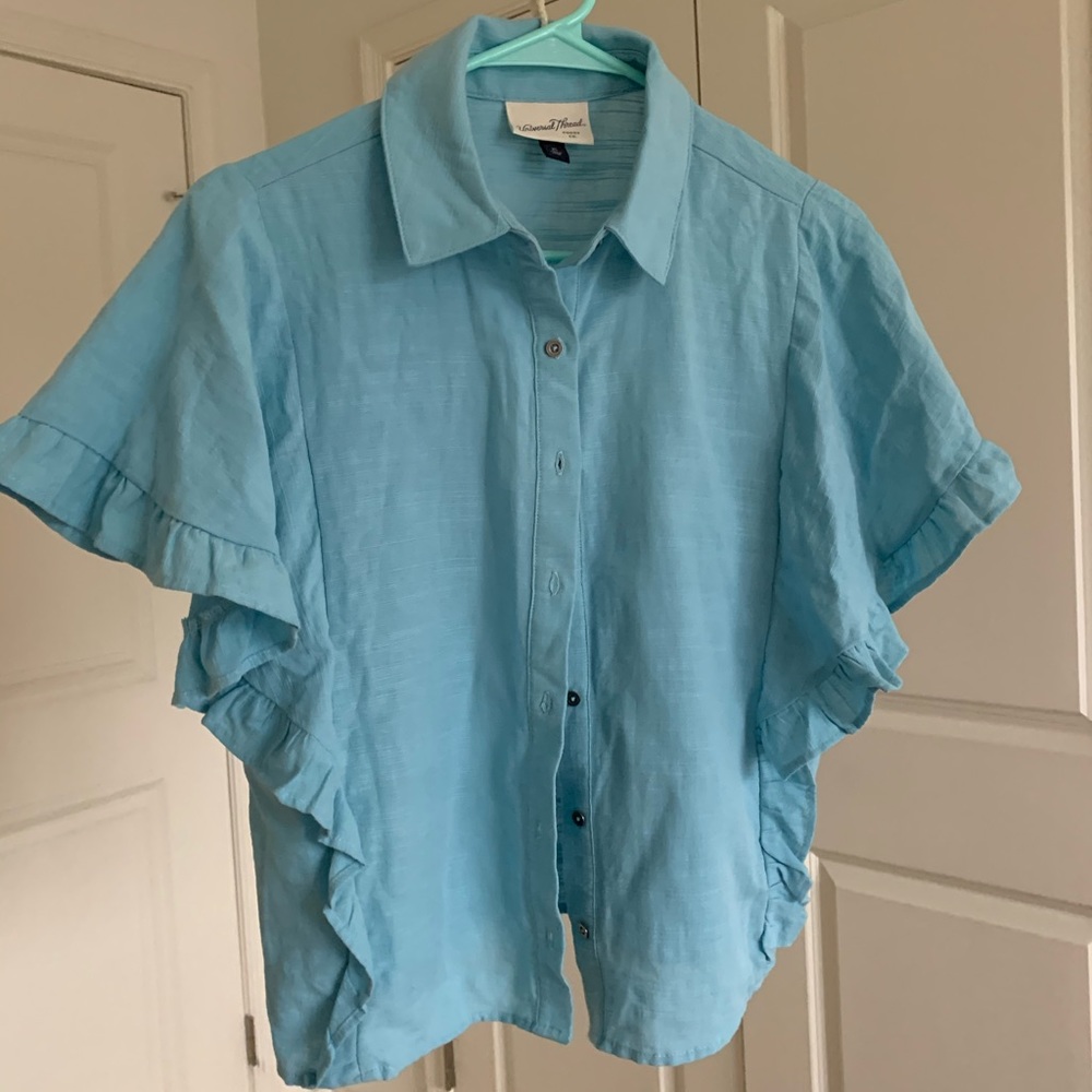 Flutter sleeve top